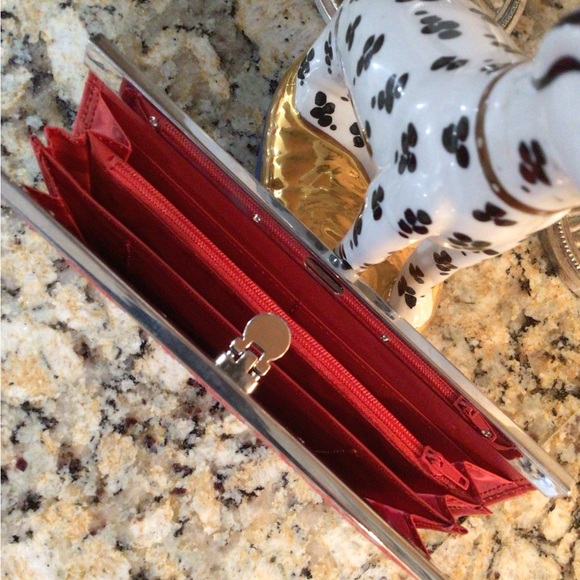 Red clutch - Picture 4 of 4
